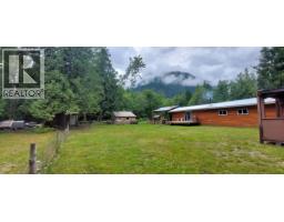 520 Tonquin Road, Bella Coola, BC V0T1C0 Photo 15