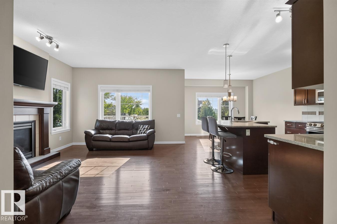109 SELKIRK PL - 4