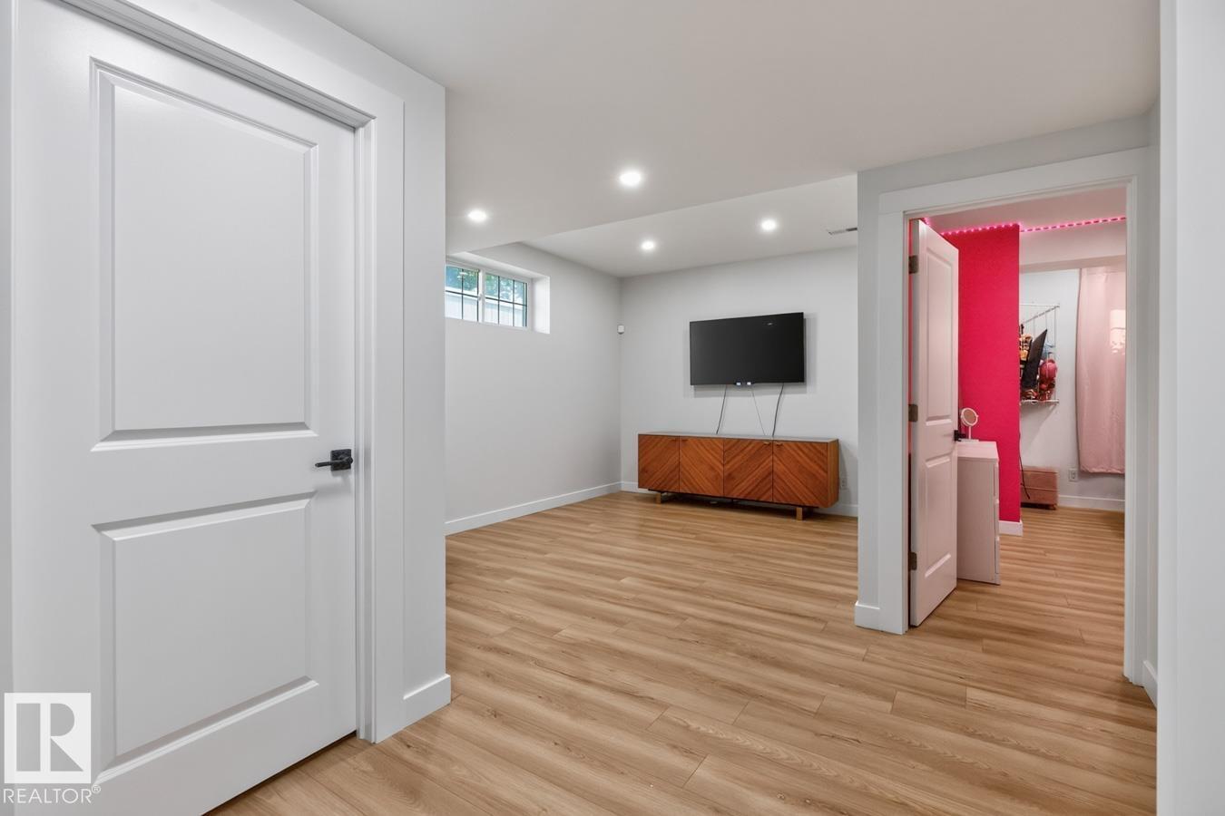 109 SELKIRK PL - 30