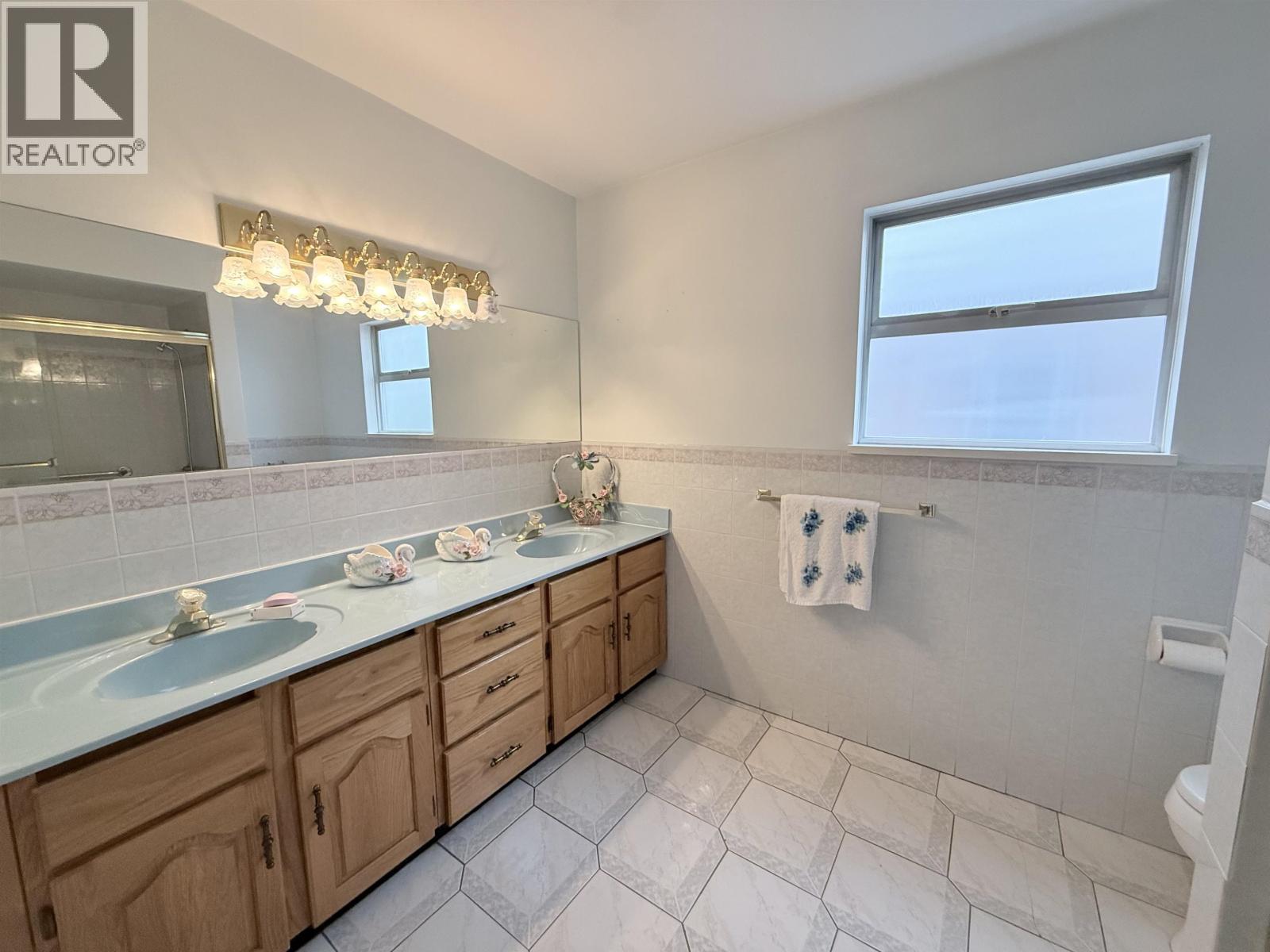 2458 E 5TH AVENUE, Vancouver