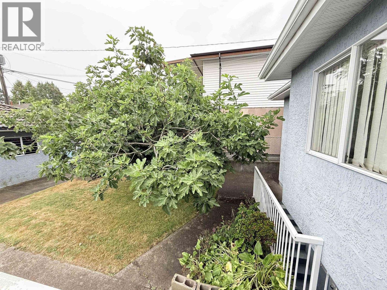 2458 E 5TH AVENUE, Vancouver
