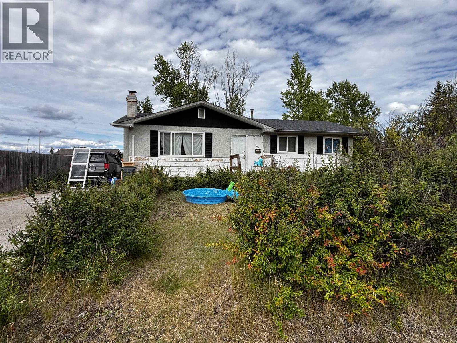 1096 LIMESTONE CRESCENT