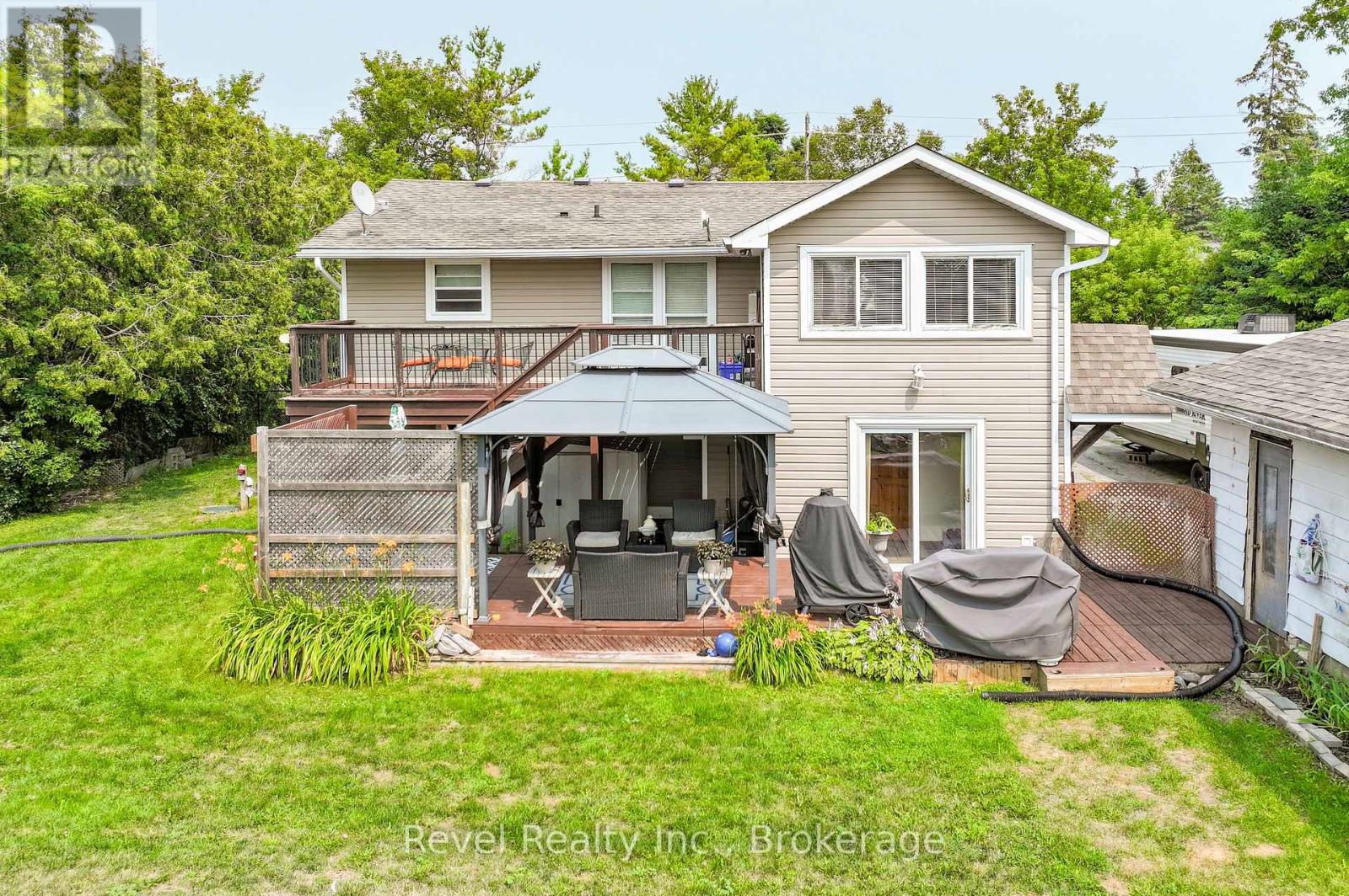 81 QUEEN STREET S - 40
