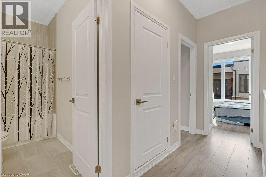 #68 25 ISHERWOOD Avenue - 20