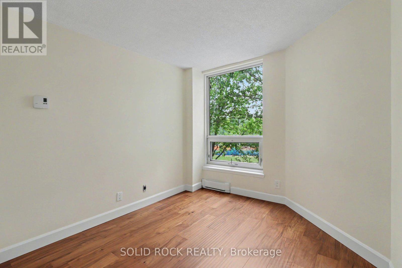 #303 30 CHARLEVOIX STREET - 17