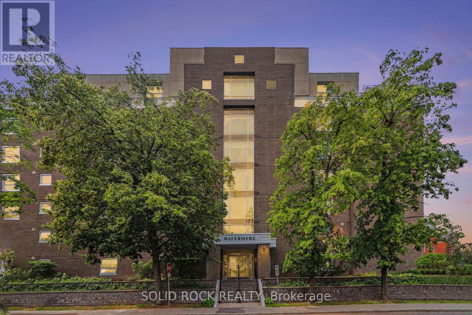 #303 30 CHARLEVOIX STREET - 24