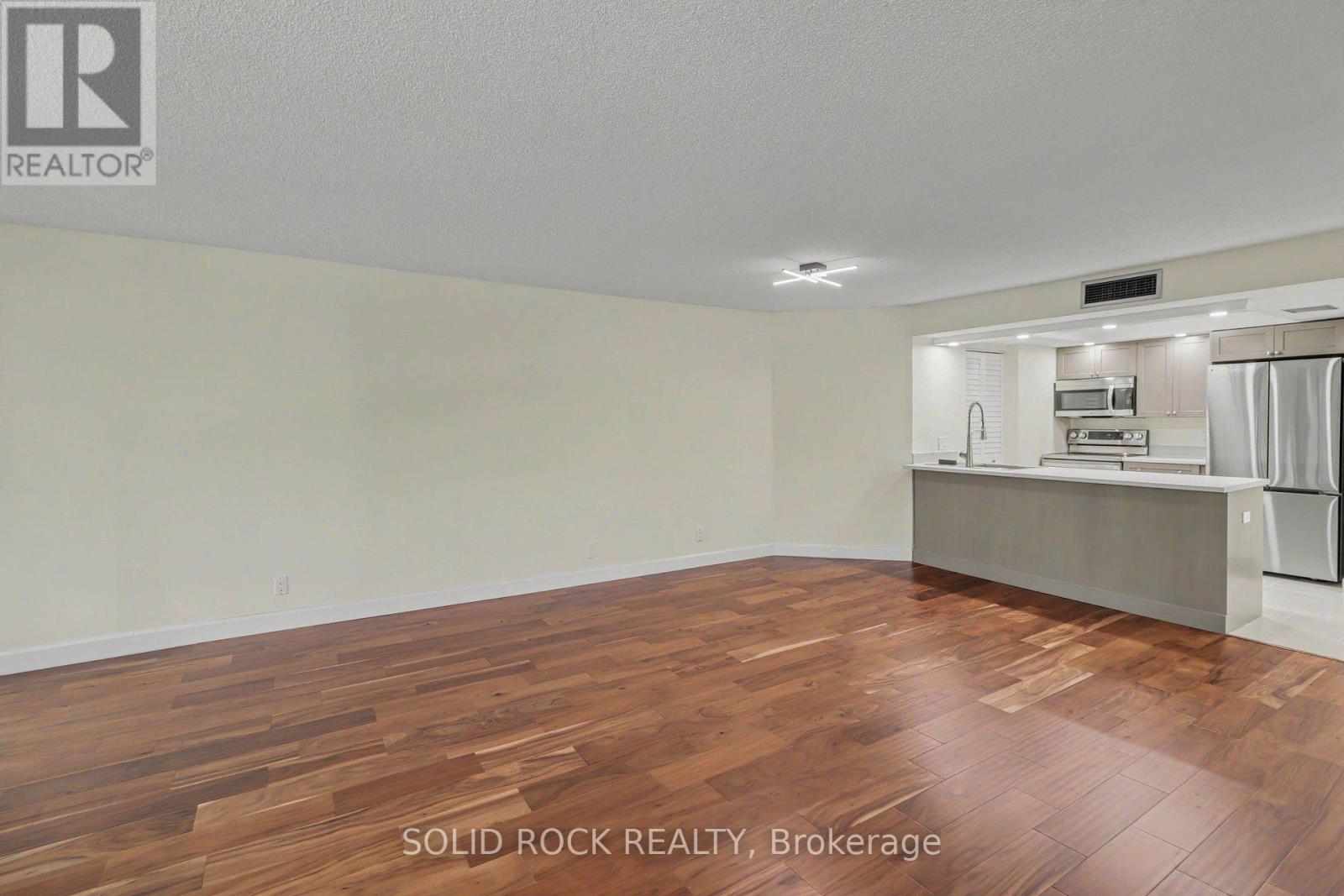 #303 30 CHARLEVOIX STREET - 7