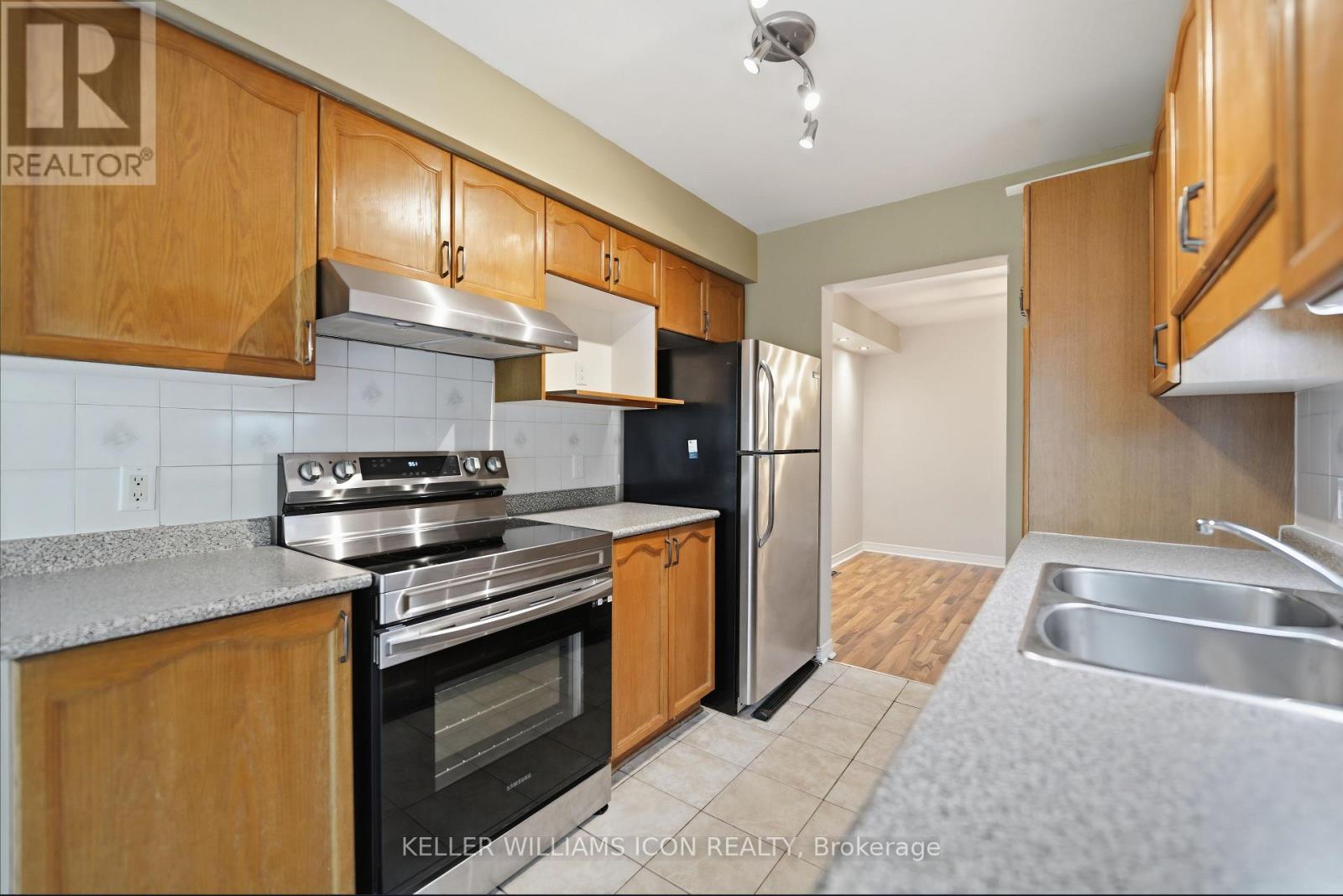 121 THORNBURY CRESCENT - Image 13