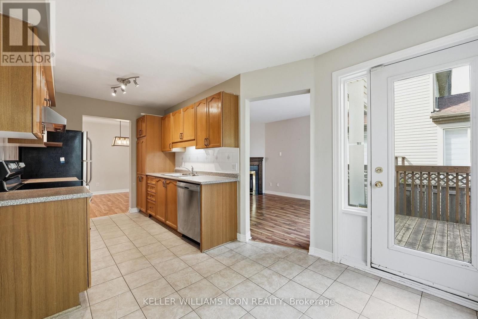 121 THORNBURY CRESCENT - Image 15
