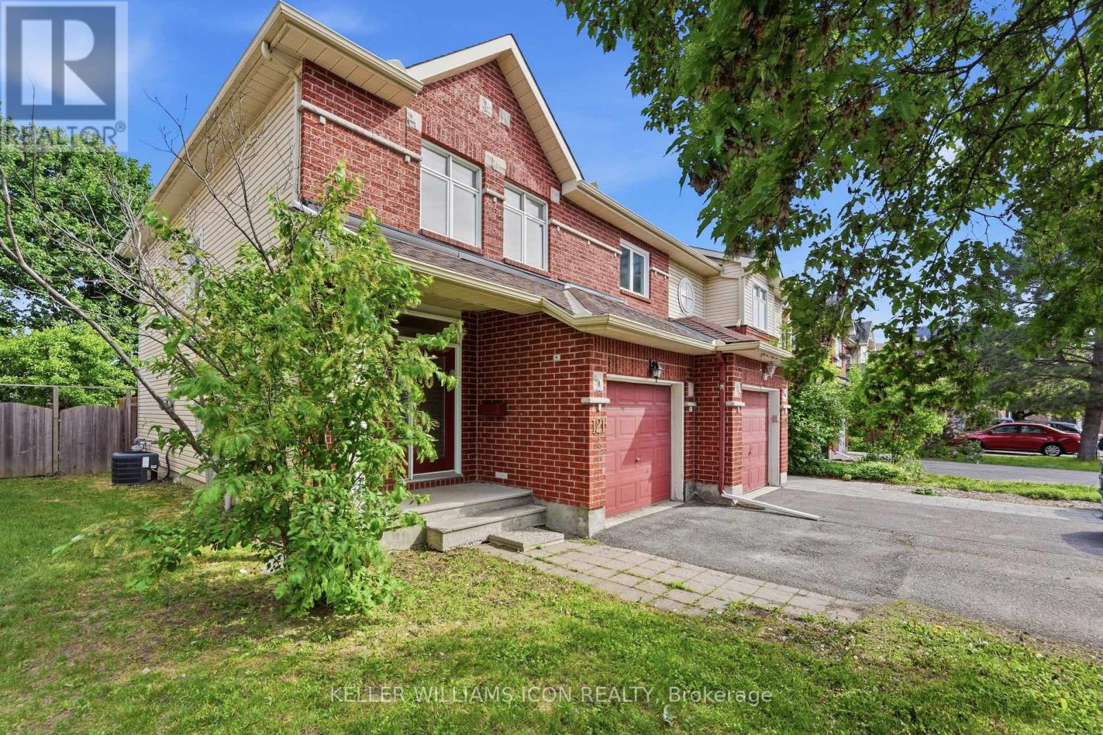 121 THORNBURY CRESCENT - 2