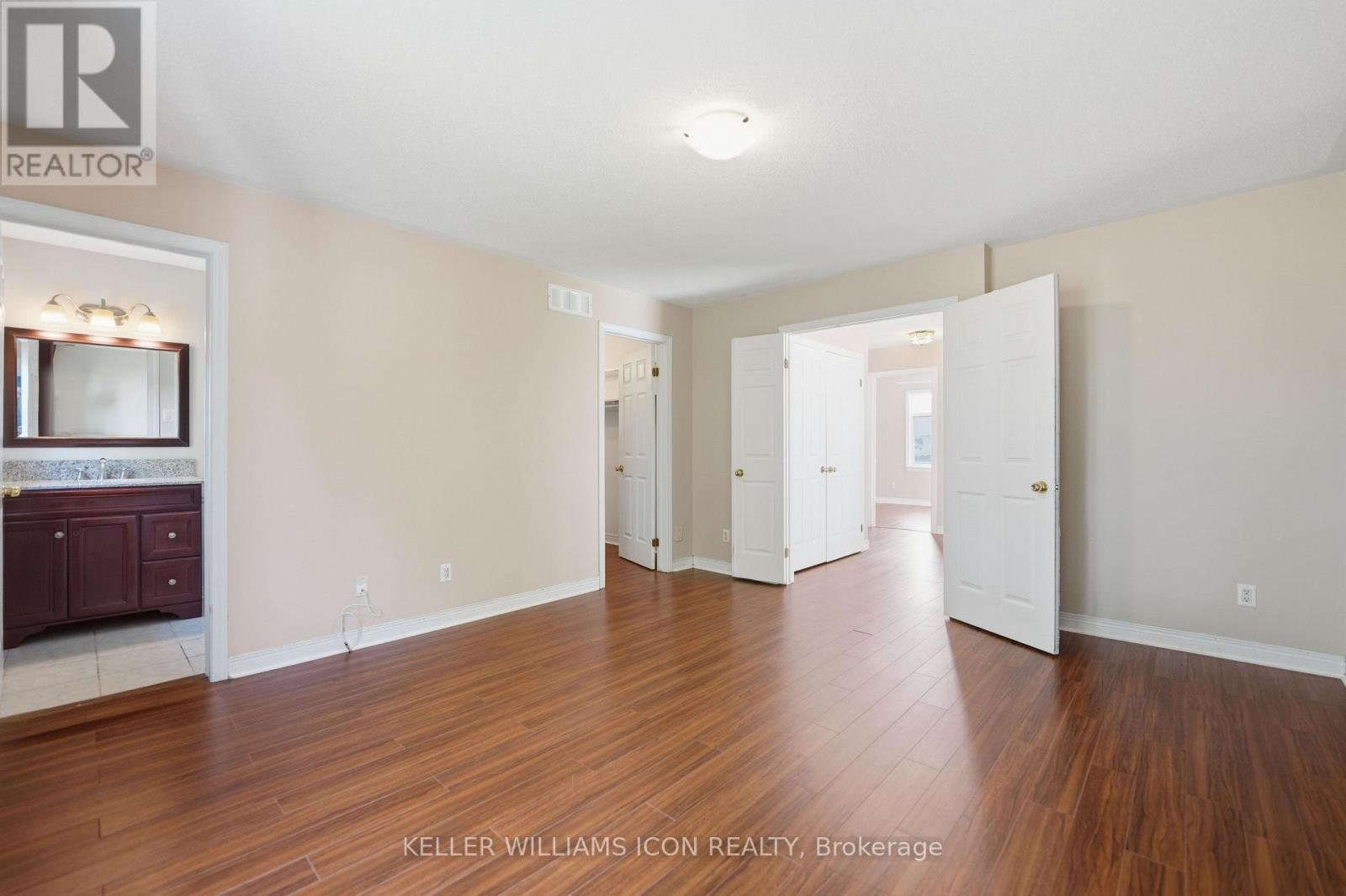 121 THORNBURY CRESCENT - 21