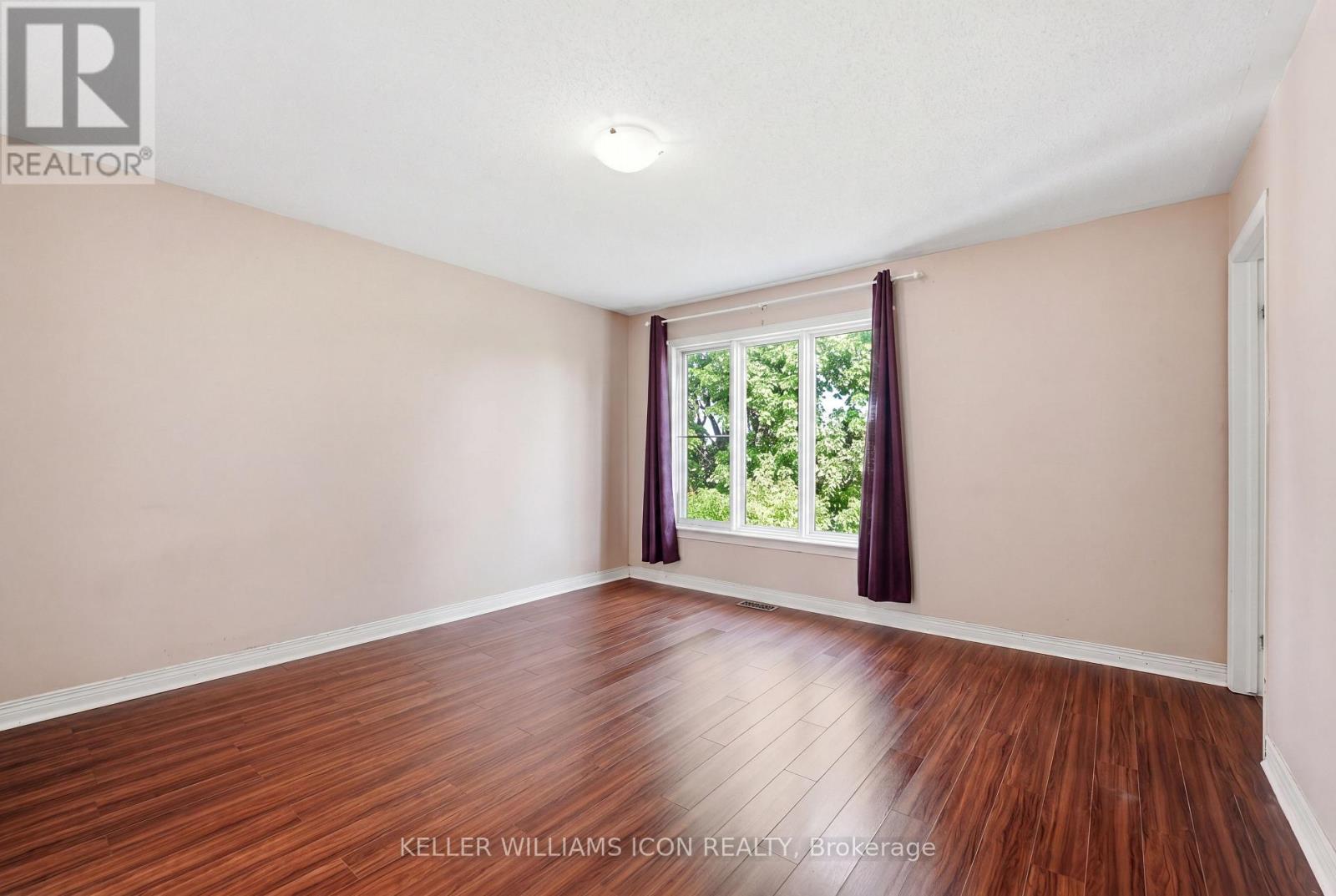 121 THORNBURY CRESCENT - 22