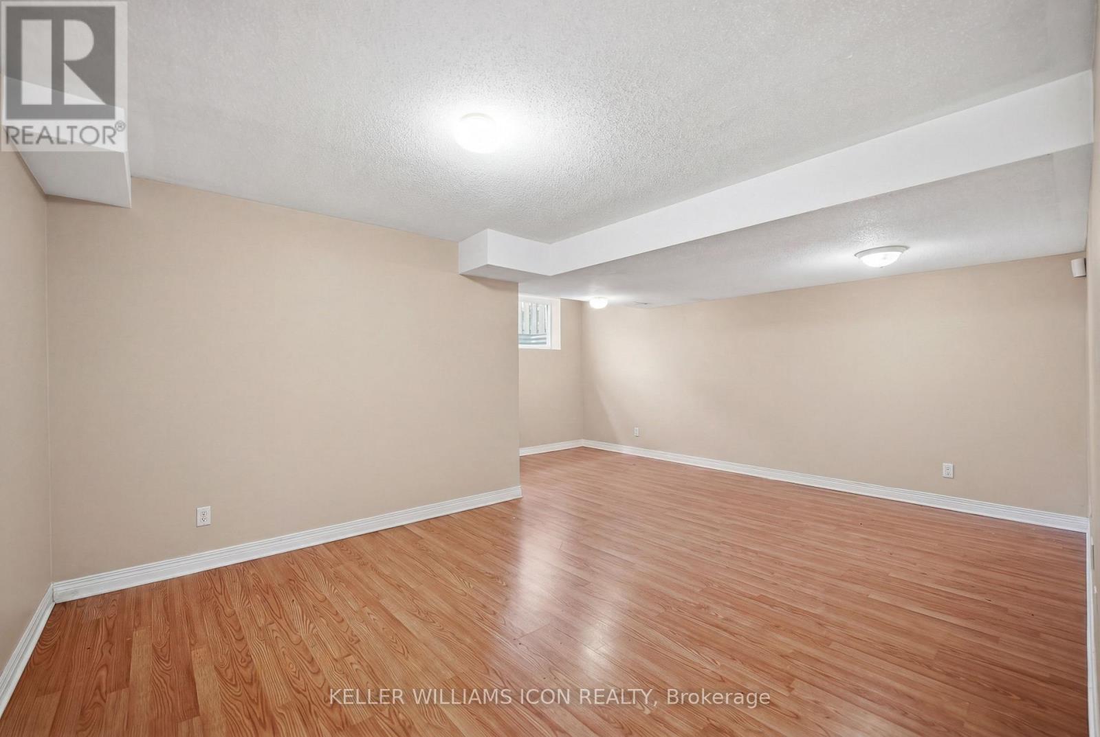 121 THORNBURY CRESCENT - Image 33
