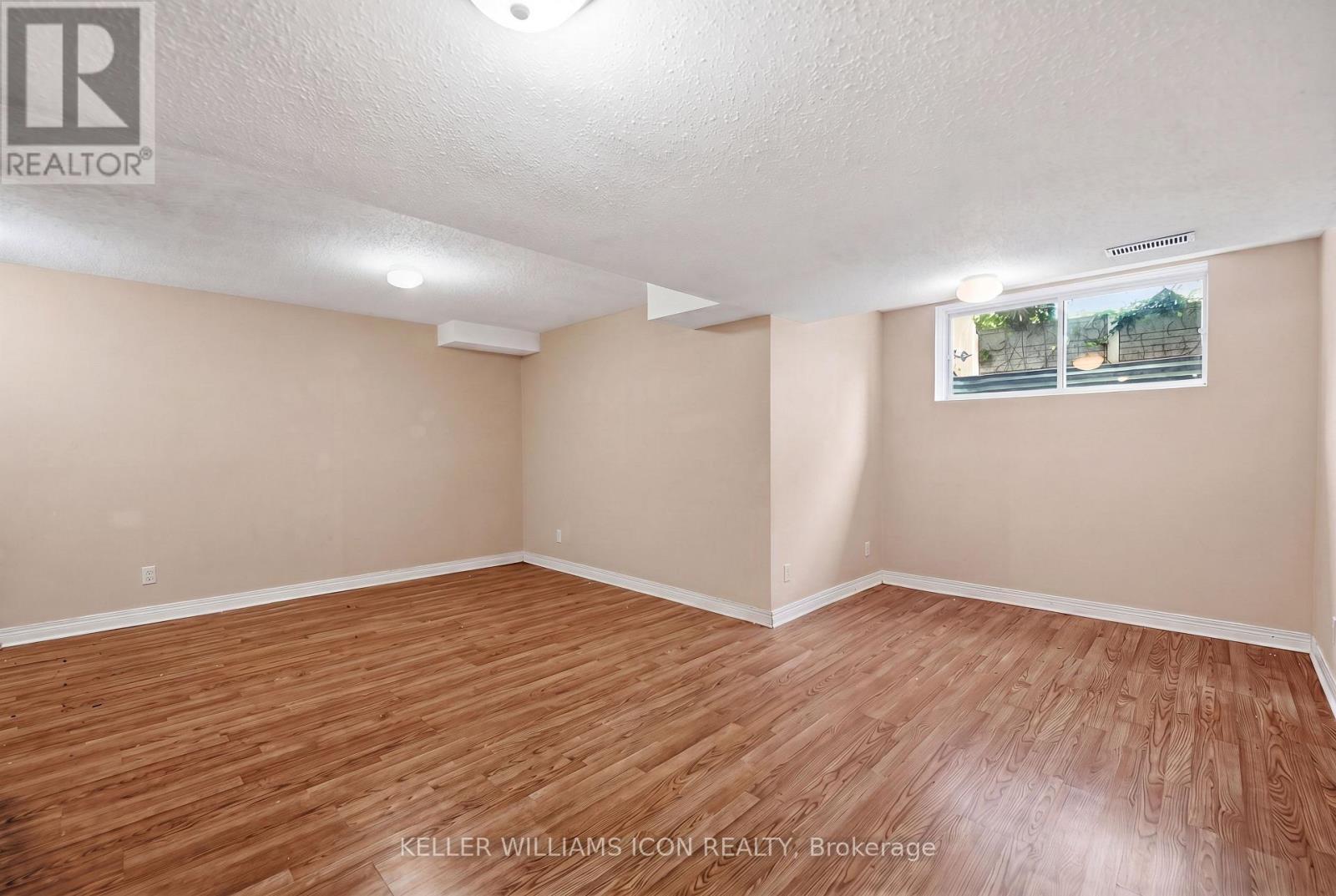121 THORNBURY CRESCENT - Image 35