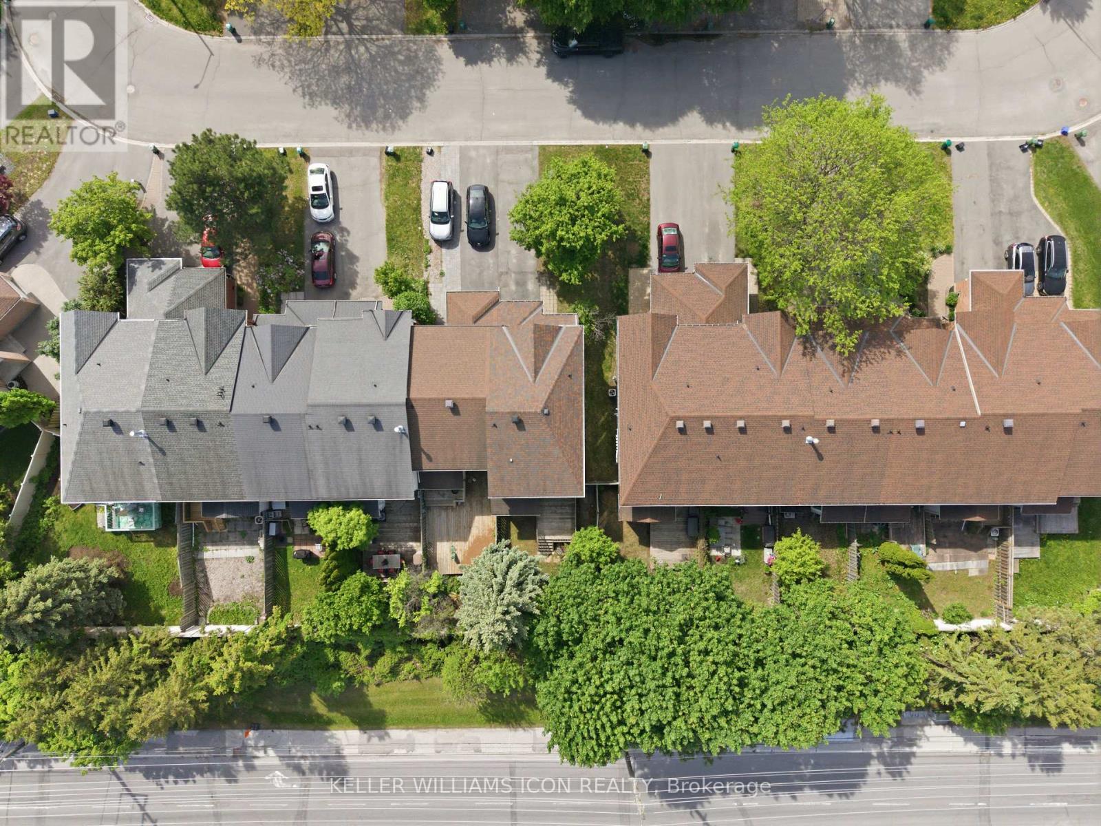121 THORNBURY CRESCENT - 40