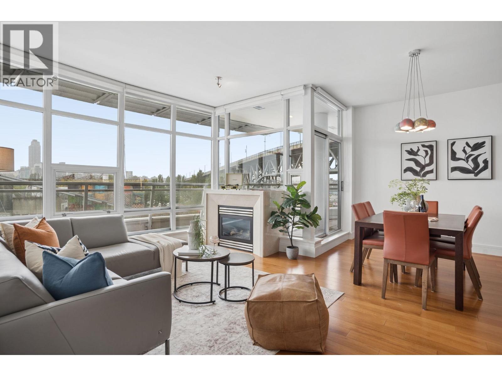 802 628 KINGHORNE MEWS