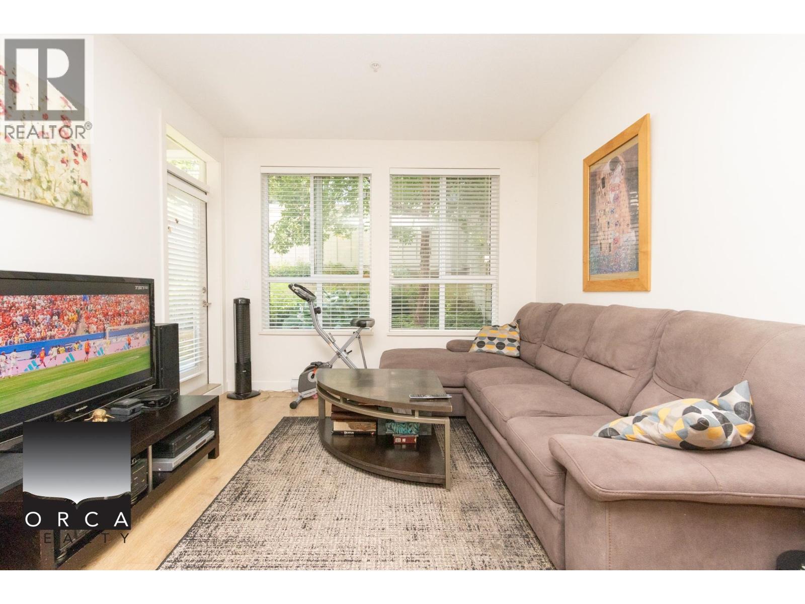 114 116 REGAN AVENUE, Coquitlam — photo 2