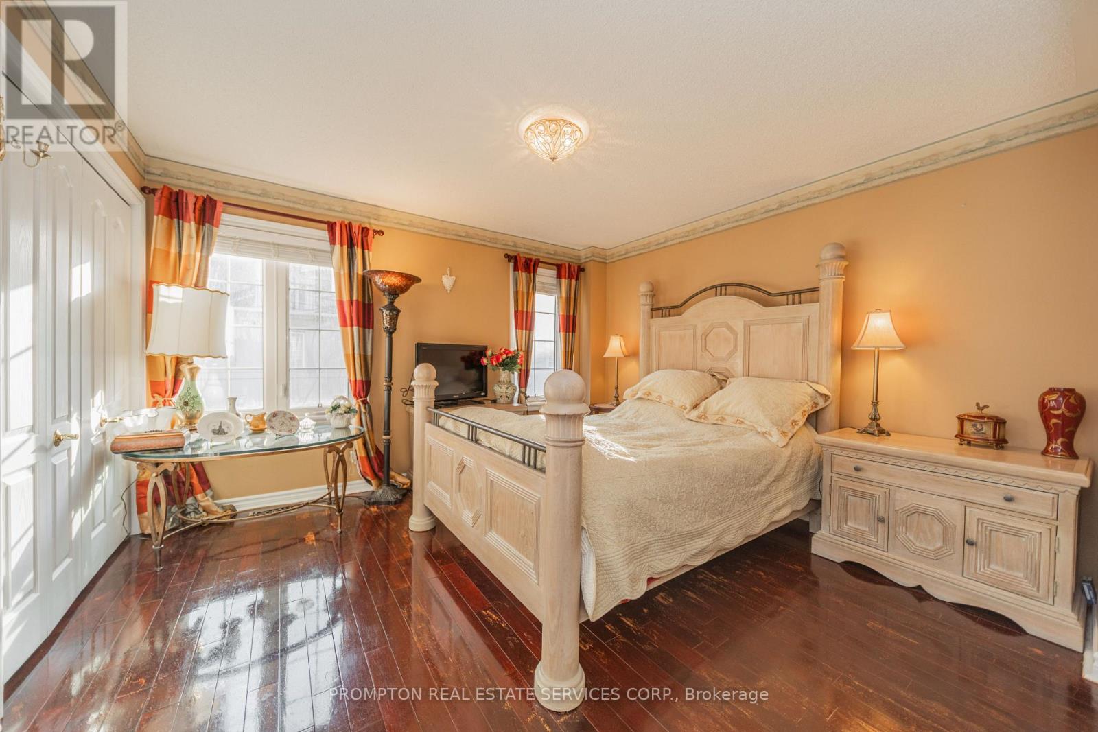 25 ROUTLIFFE LANE - 11