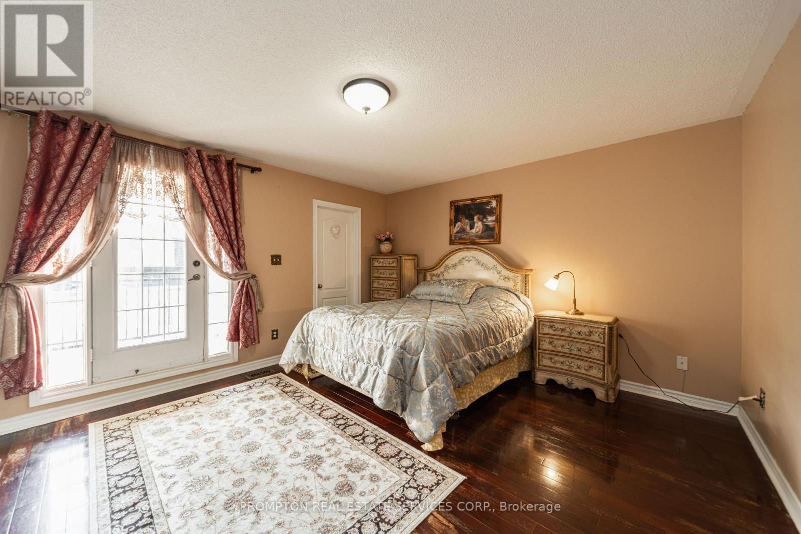 25 ROUTLIFFE LANE - 16