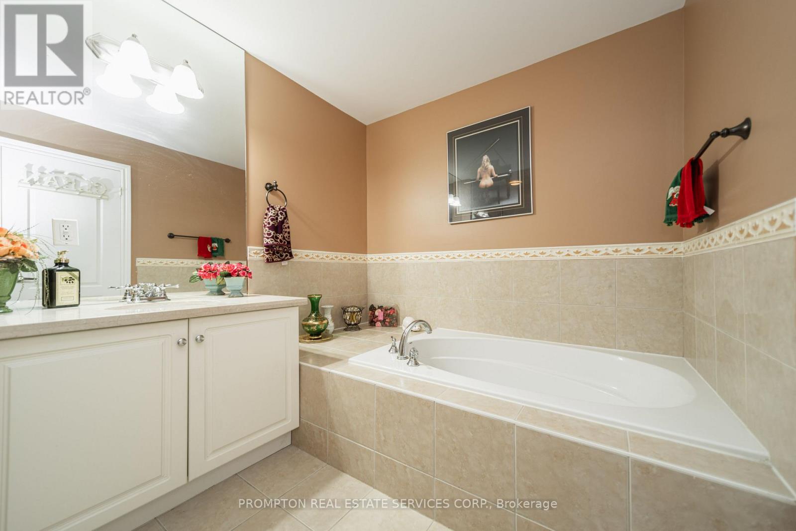 25 ROUTLIFFE LANE - 18