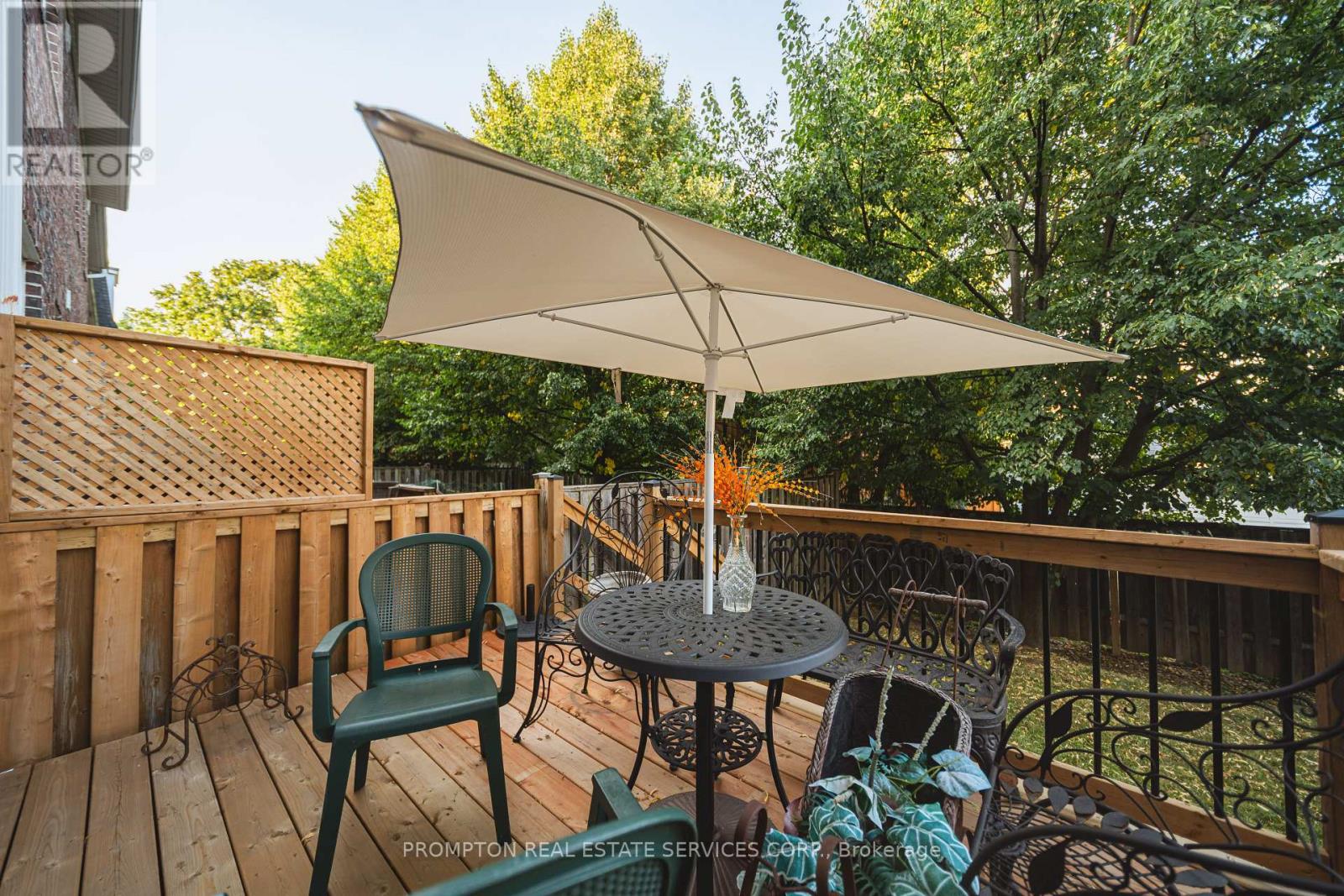 25 ROUTLIFFE LANE - 22
