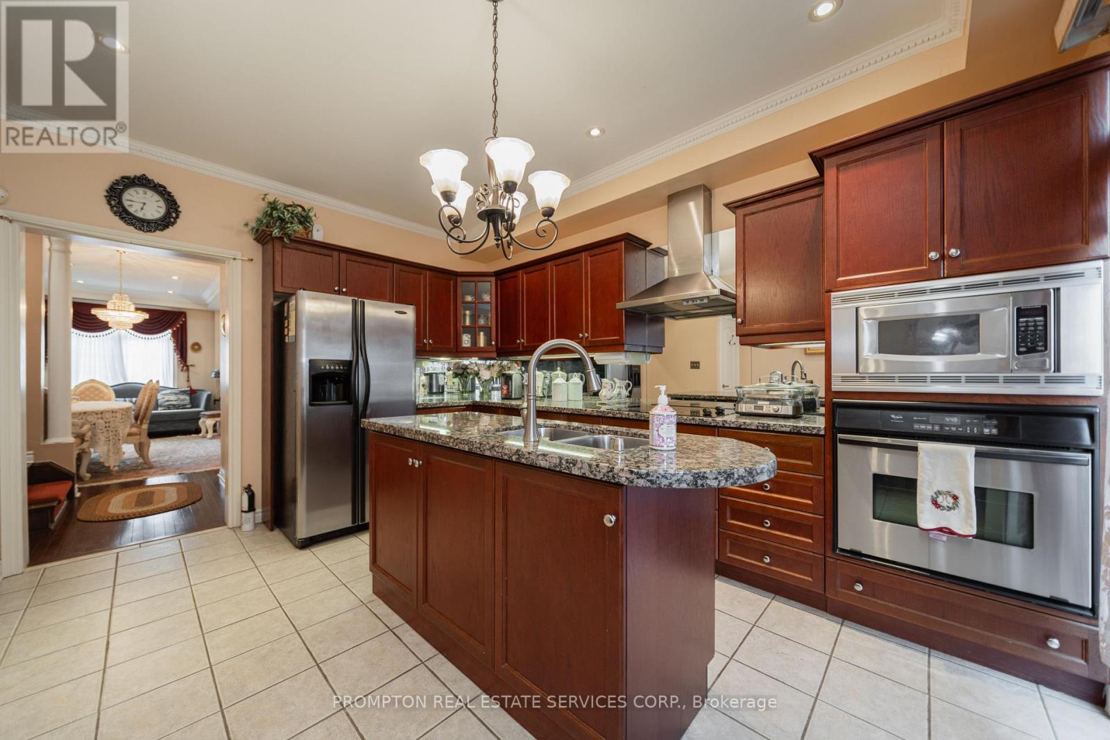 25 ROUTLIFFE LANE - 3