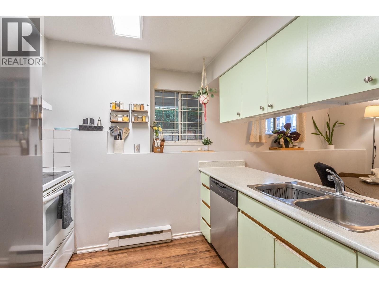 2 Bed, 2 Bath Apartment for Sale in Vancouver – 101 3270 W 4TH AVENUE, Vancouver – MLS# R3151054 - Image 10
