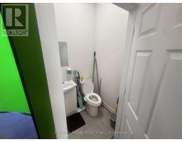 104 - 10376 Yonge St, Richmond Hill, ON L4C3B8 Photo 15