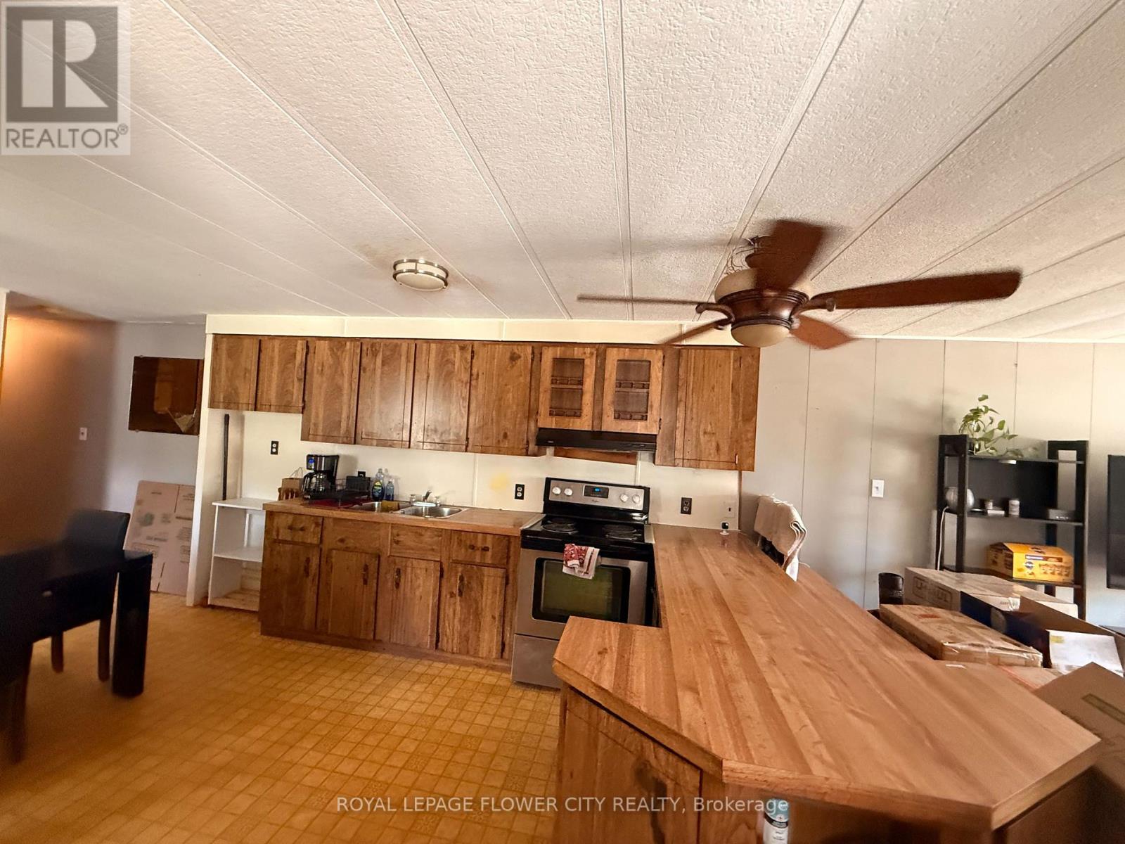#5 3233 DERRY ROAD E - 13