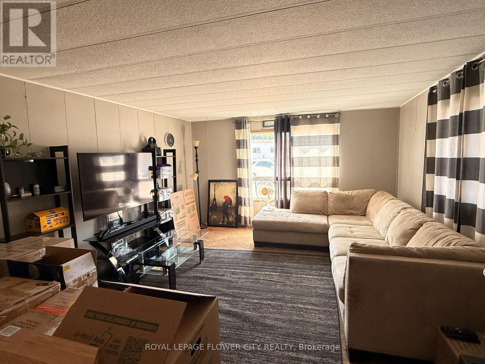 #5 3233 DERRY ROAD E - 21