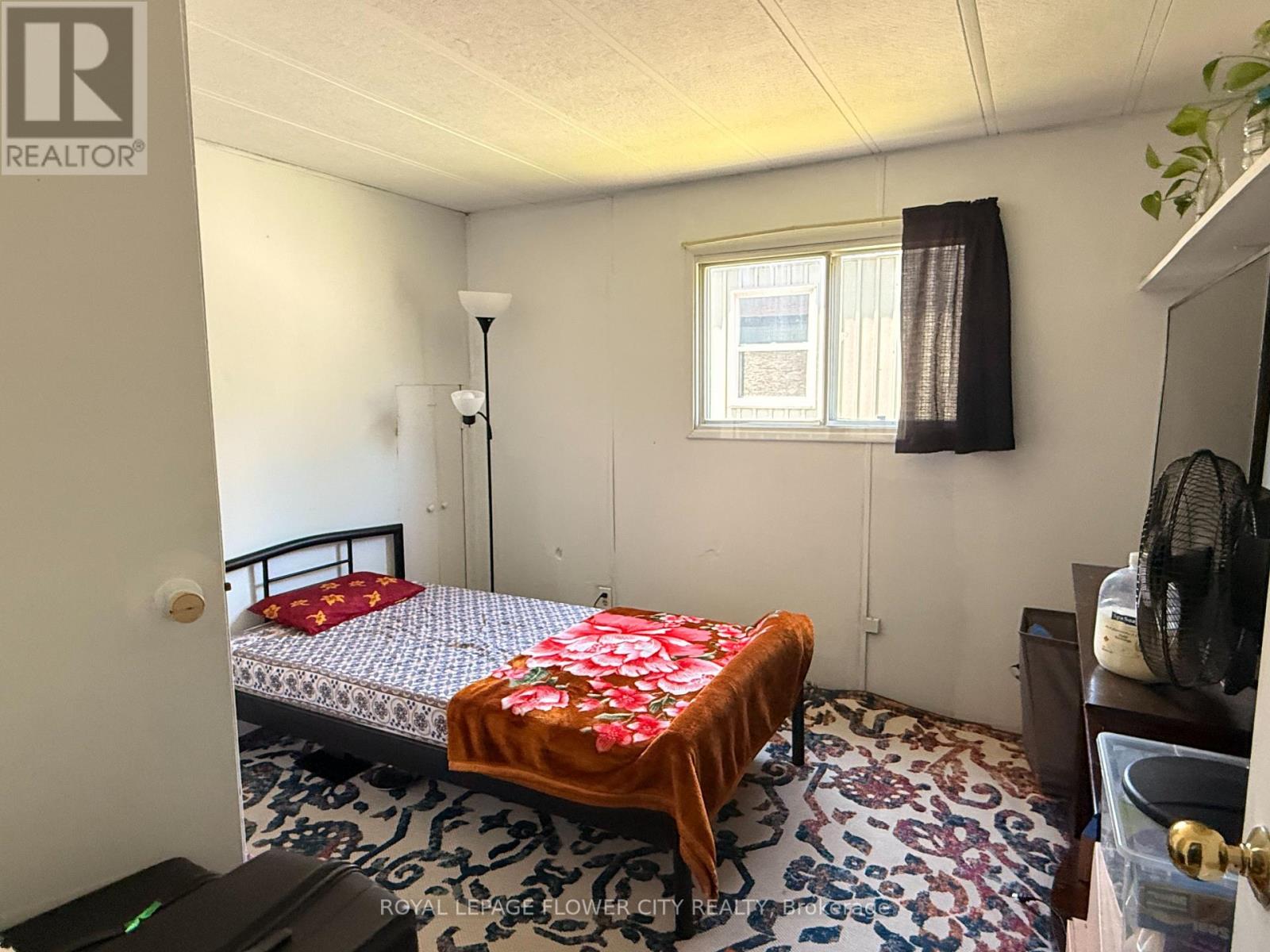 #5 3233 DERRY ROAD E - 19