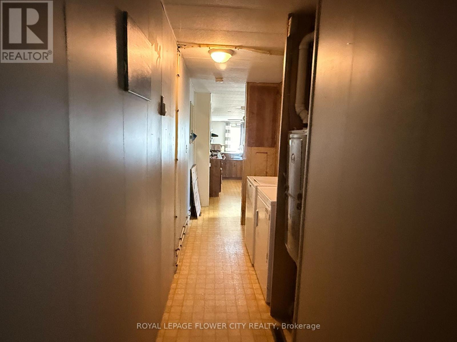 #5 3233 DERRY ROAD E - 18