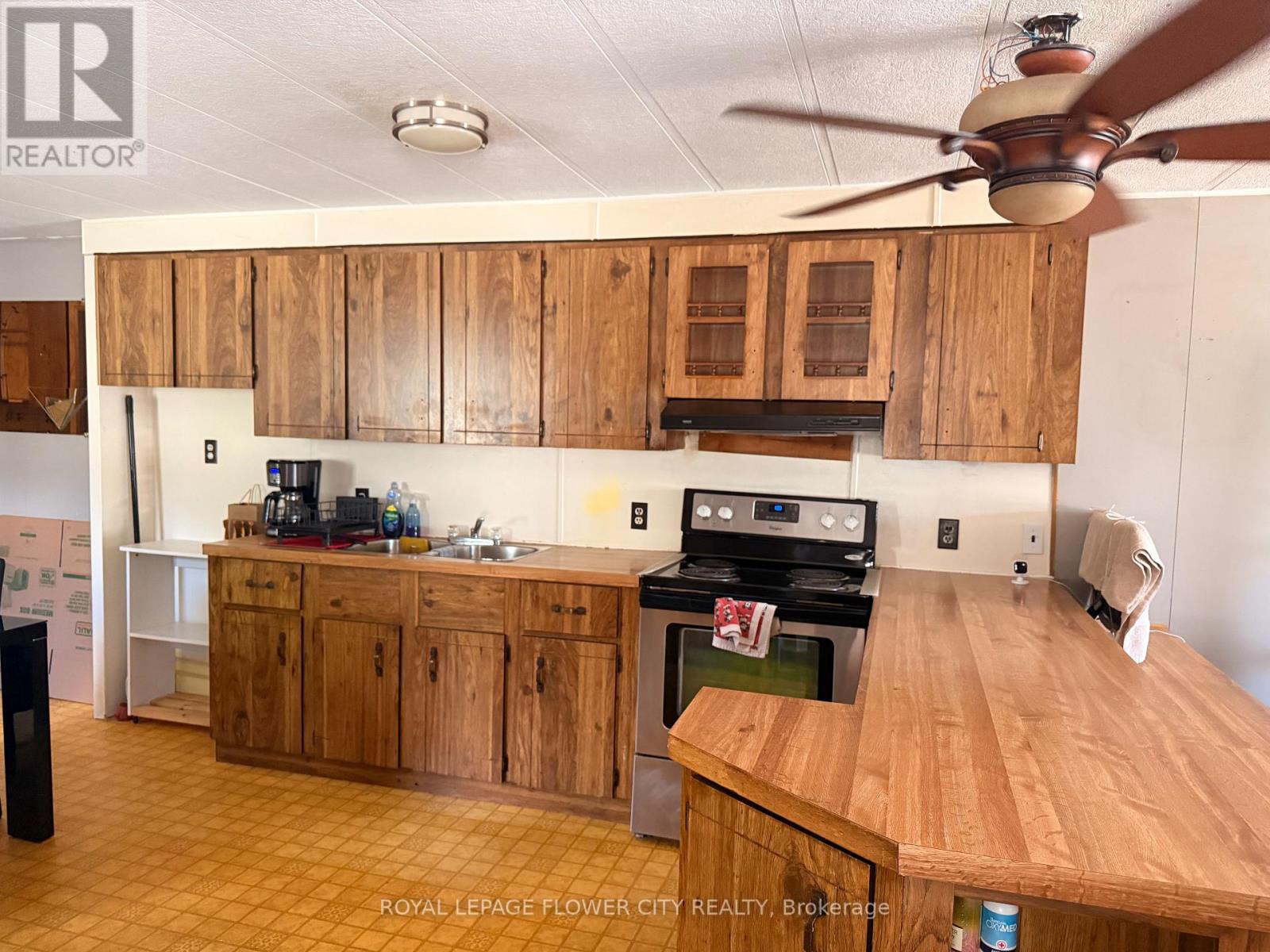 #5 3233 DERRY ROAD E - 22