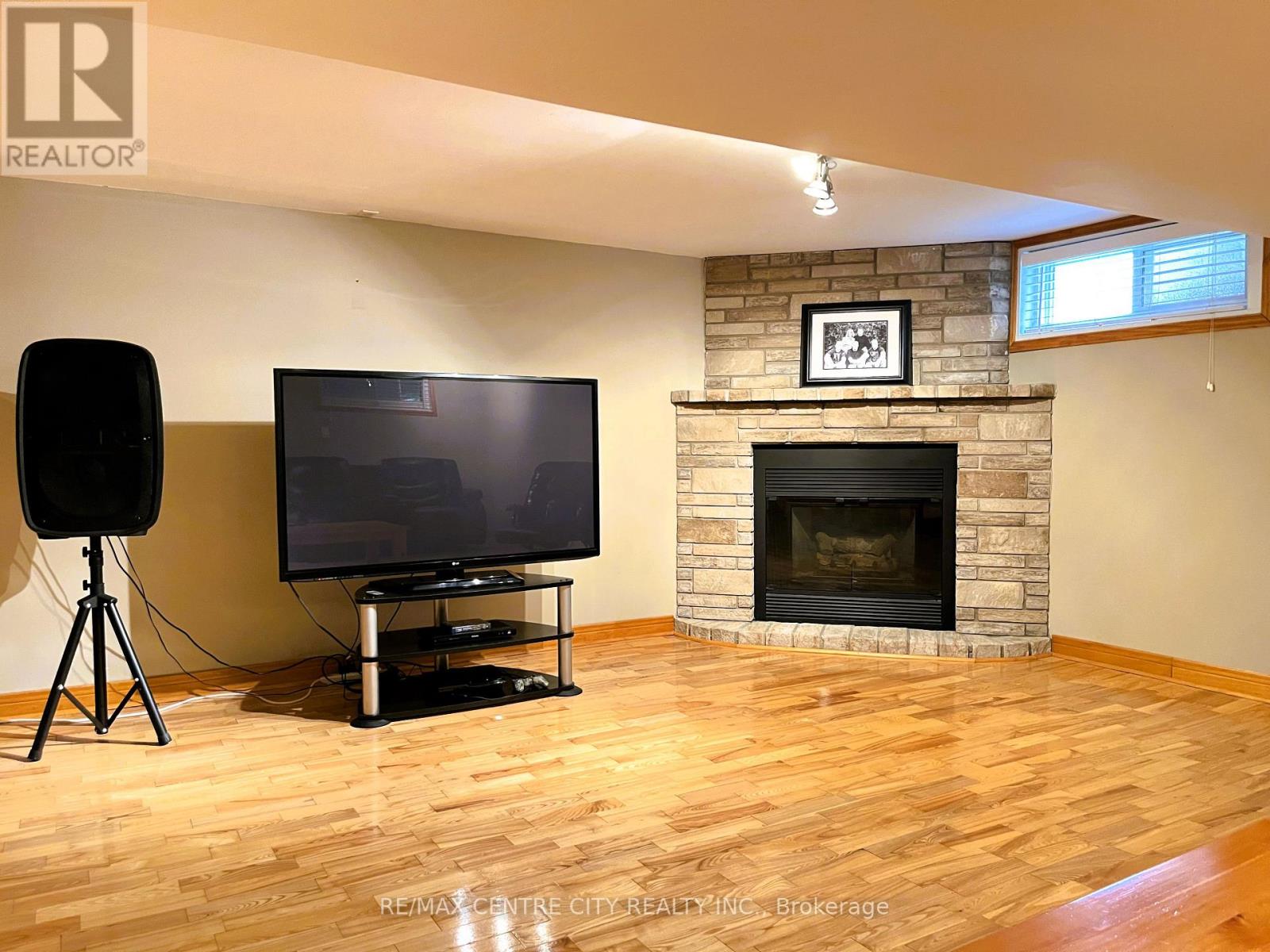 175 BANCROFT ROAD - 19