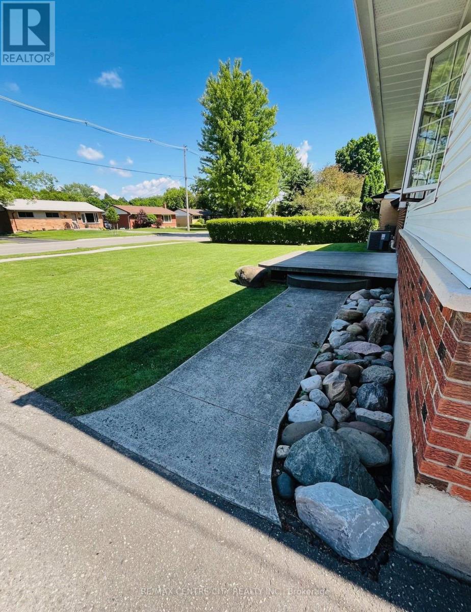 175 BANCROFT ROAD - 2