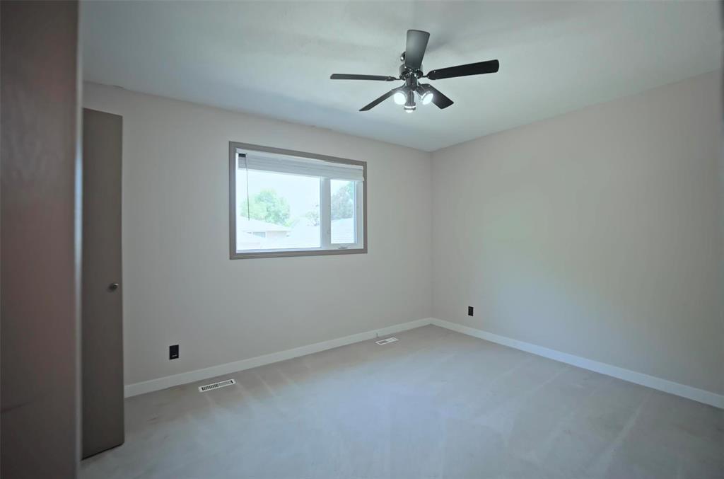 1457 Jefferson Avenue, Winnipeg, Manitoba, R2P0R5, Winnipeg, Manitoba — photo 4 of 5
