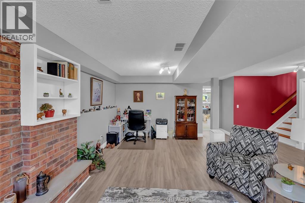 28 Campbell STREET - 36
