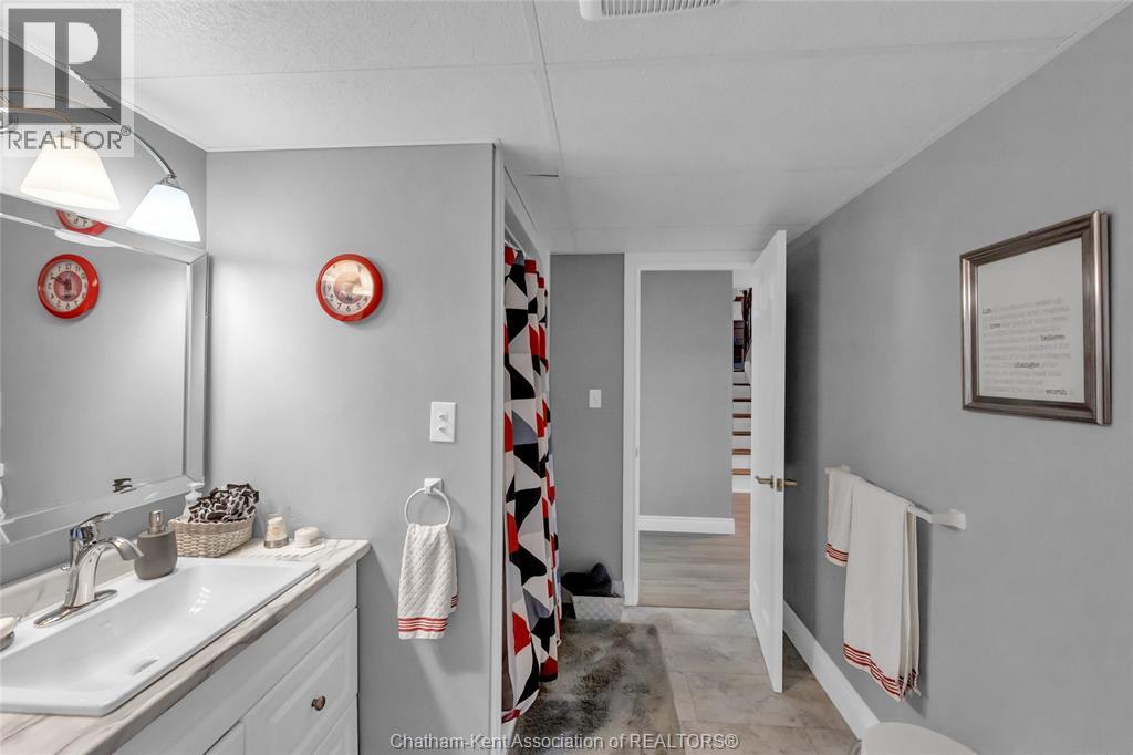 28 Campbell STREET - 39