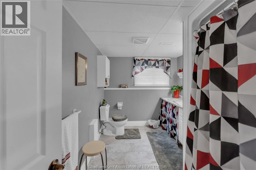 28 Campbell STREET - 38