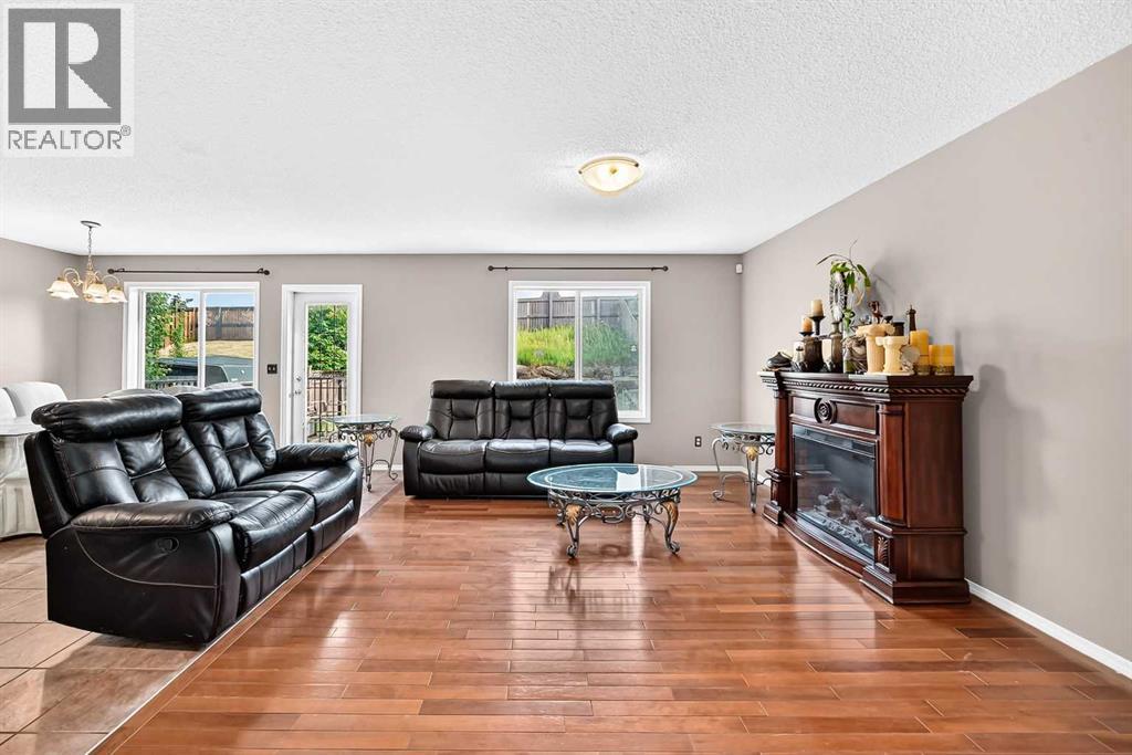 163 Valley Crest Close NW - 4