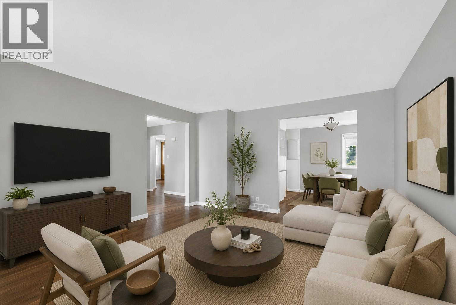 Upper Level Suite ++Virtually Staged