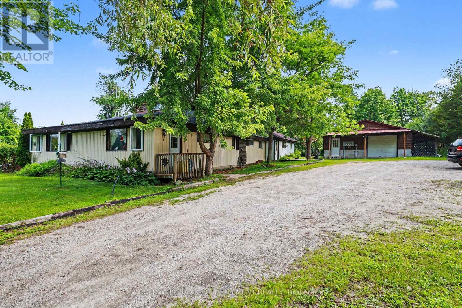 1092 RIDEAU FERRY ROAD - 2