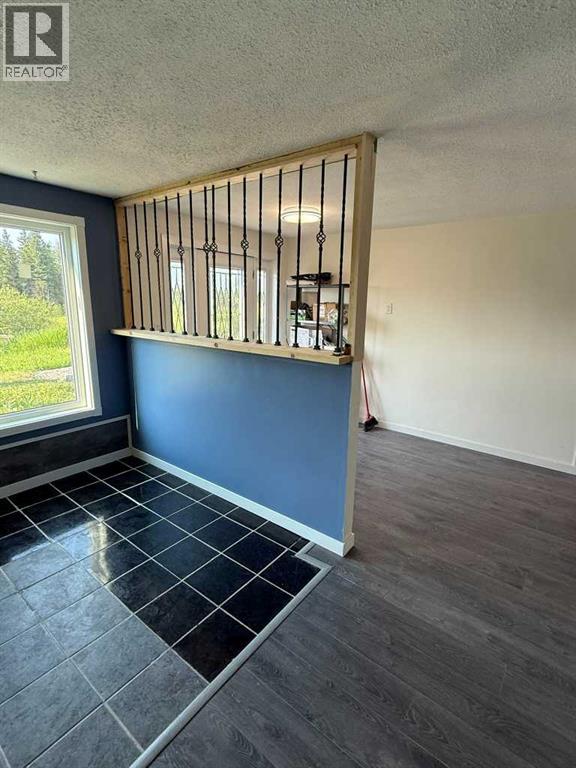47315 Hwy 22 - 32