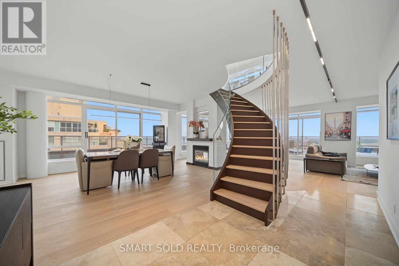 #PH01E 500 QUEENS QUAY W - 8