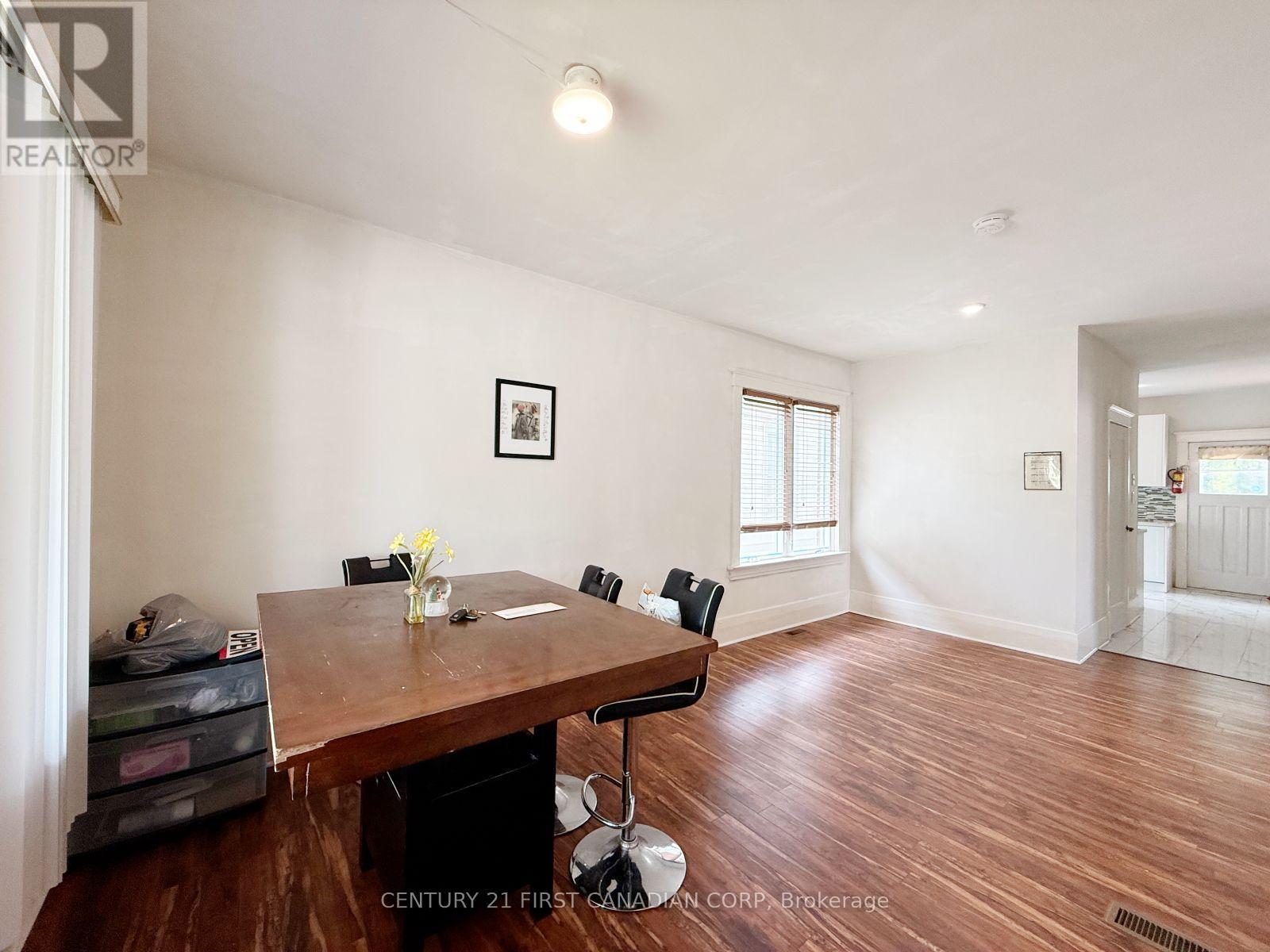 827 QUEBEC STREET - 8