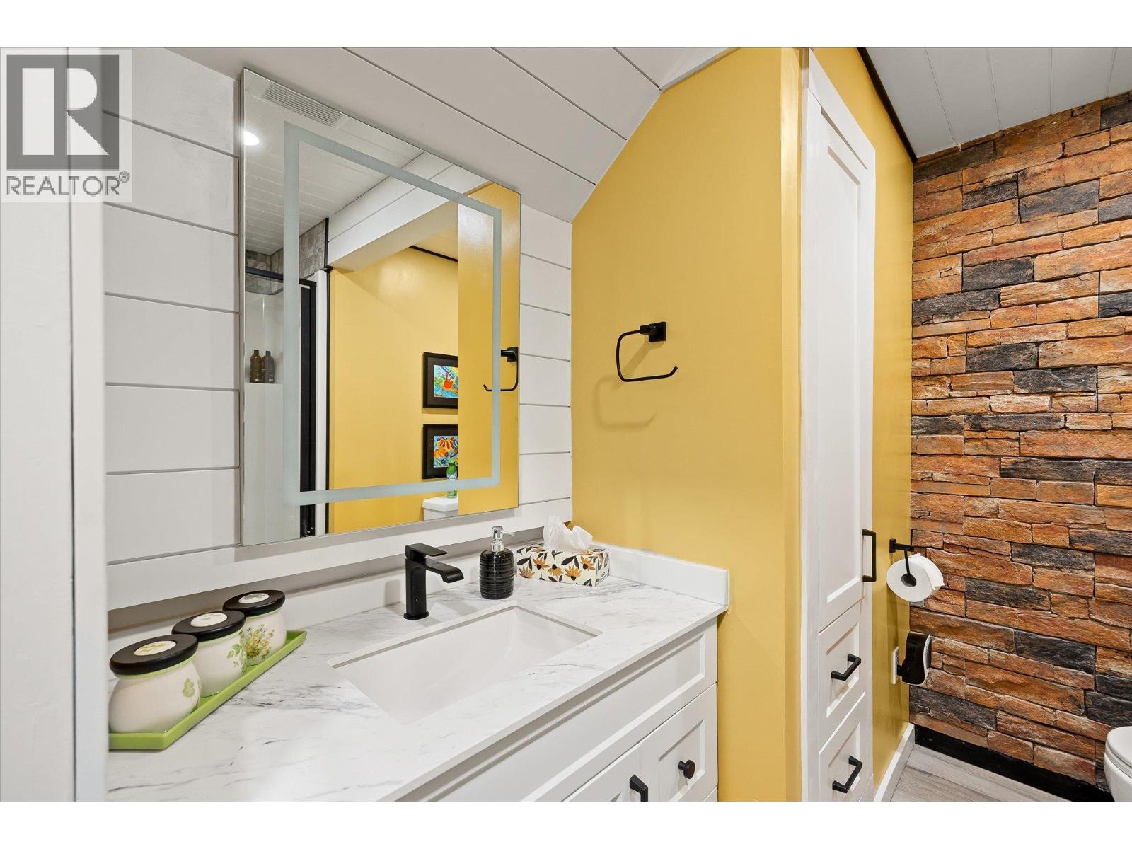 3546 MABEL LAKE Road - 49