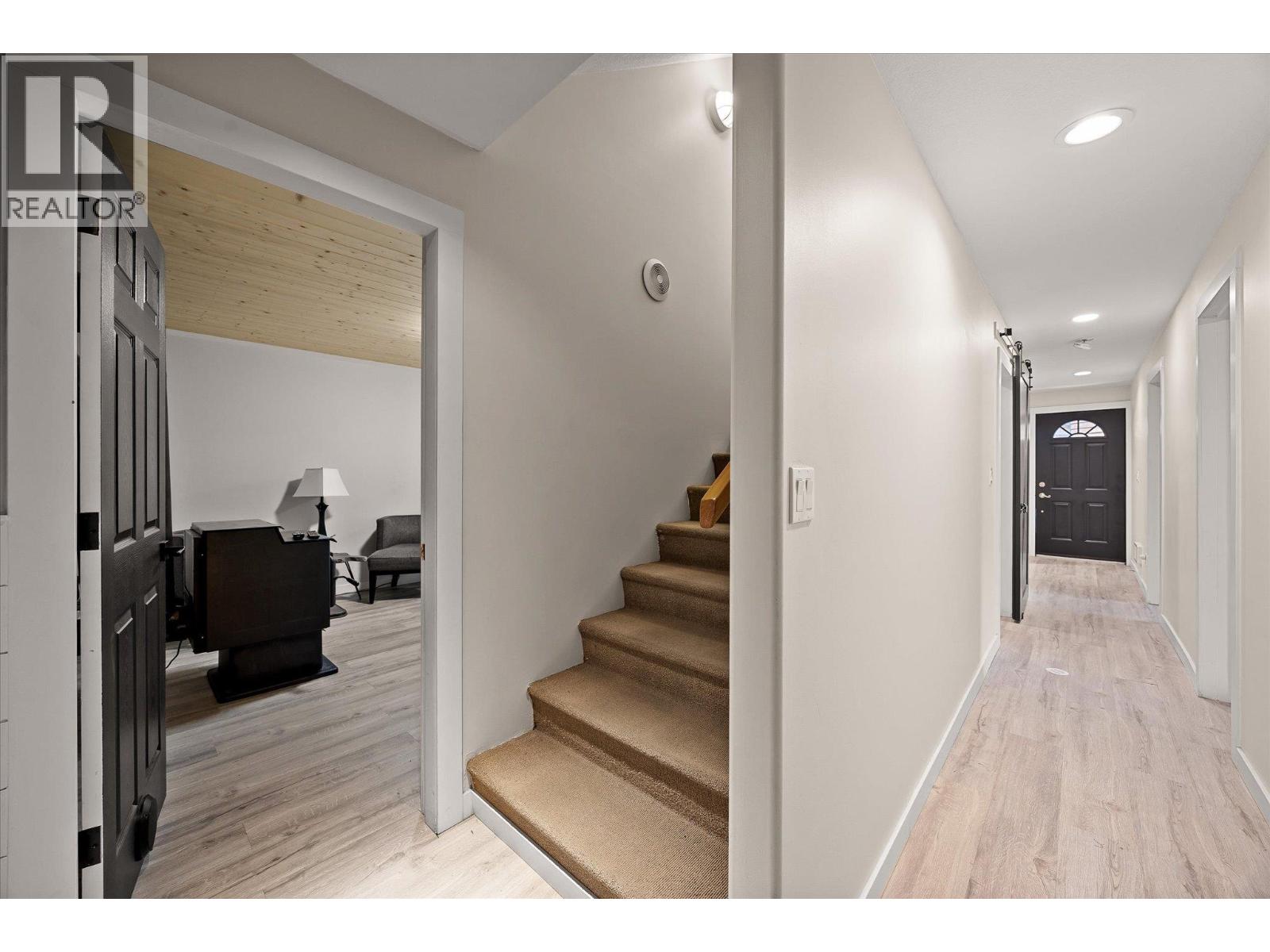 3546 MABEL LAKE Road - 39