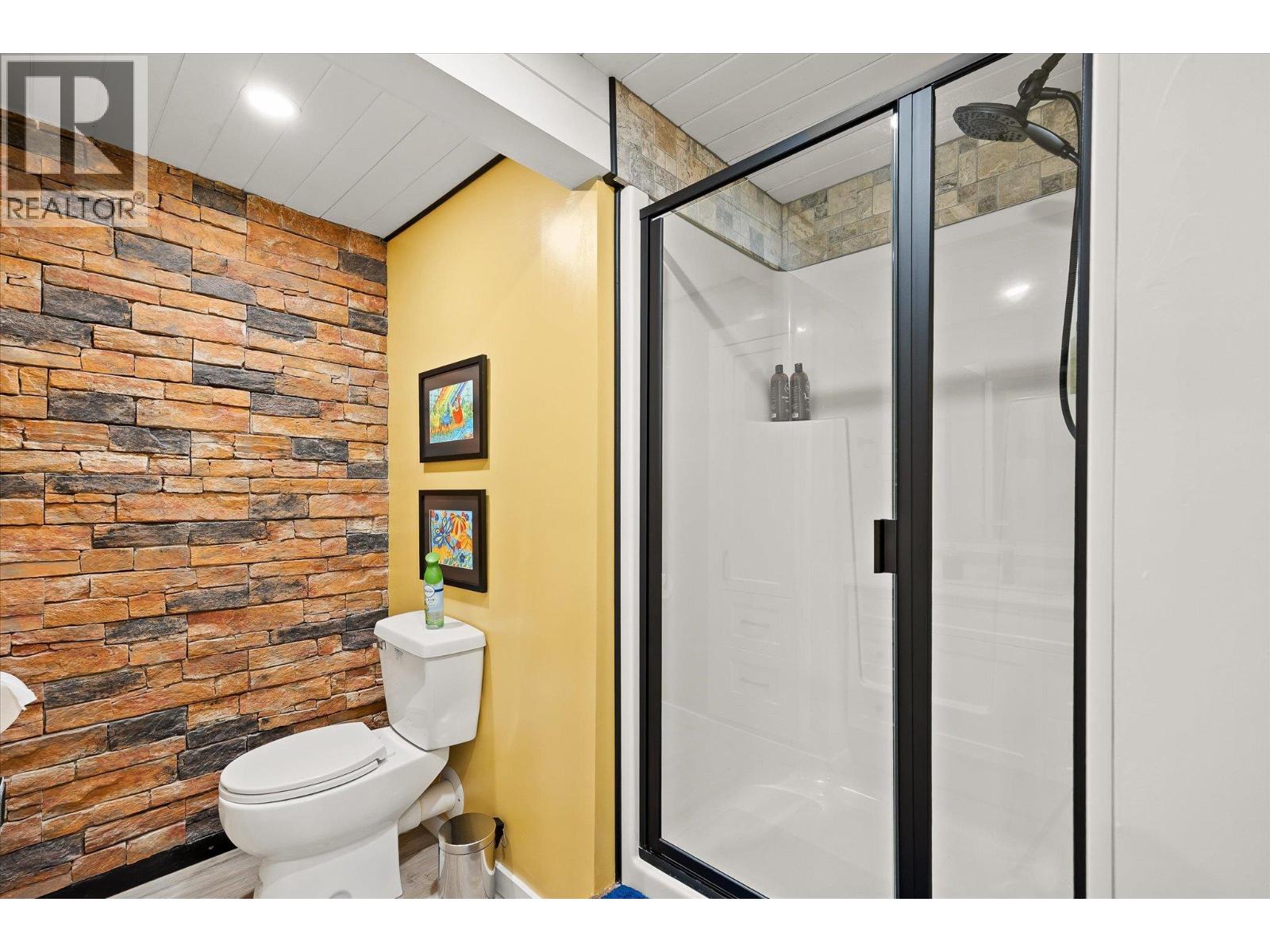 3546 MABEL LAKE Road - 50