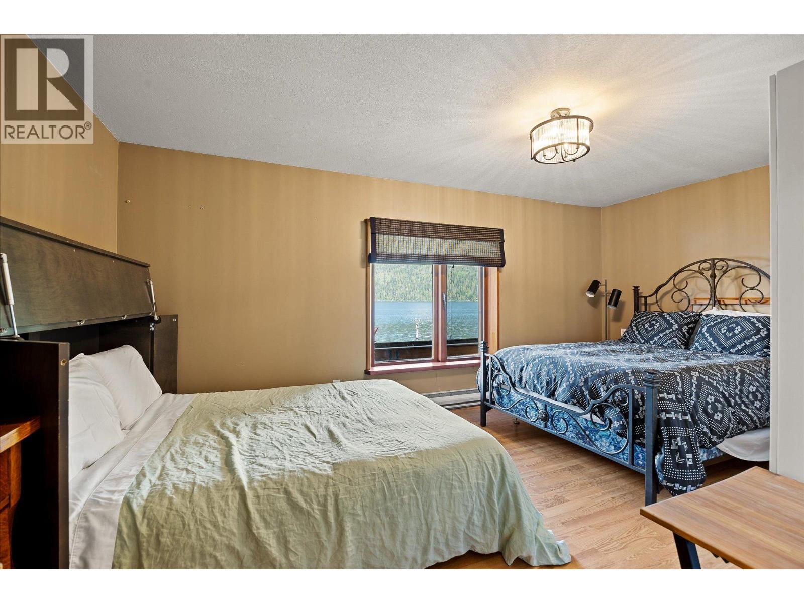 3546 MABEL LAKE Road - 48