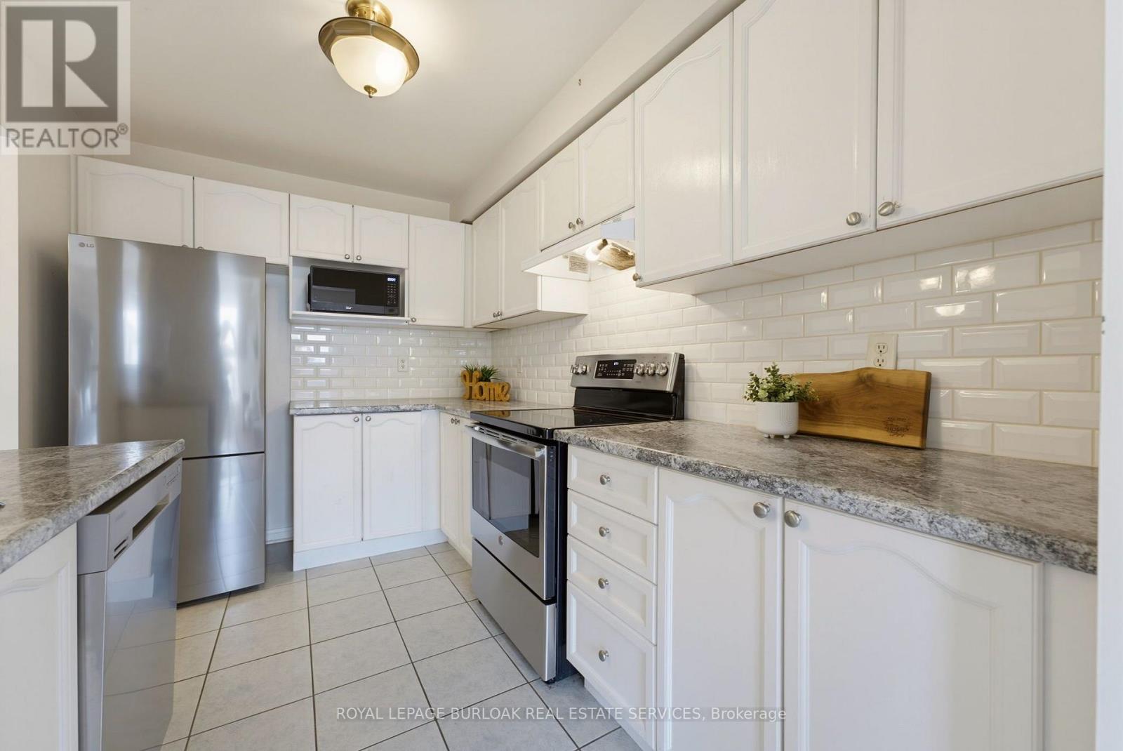 4425 PETER DRIVE - 13